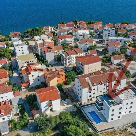 Agnes With 63 M2 Rooftop Terrace, Grill And Pool Apartment *